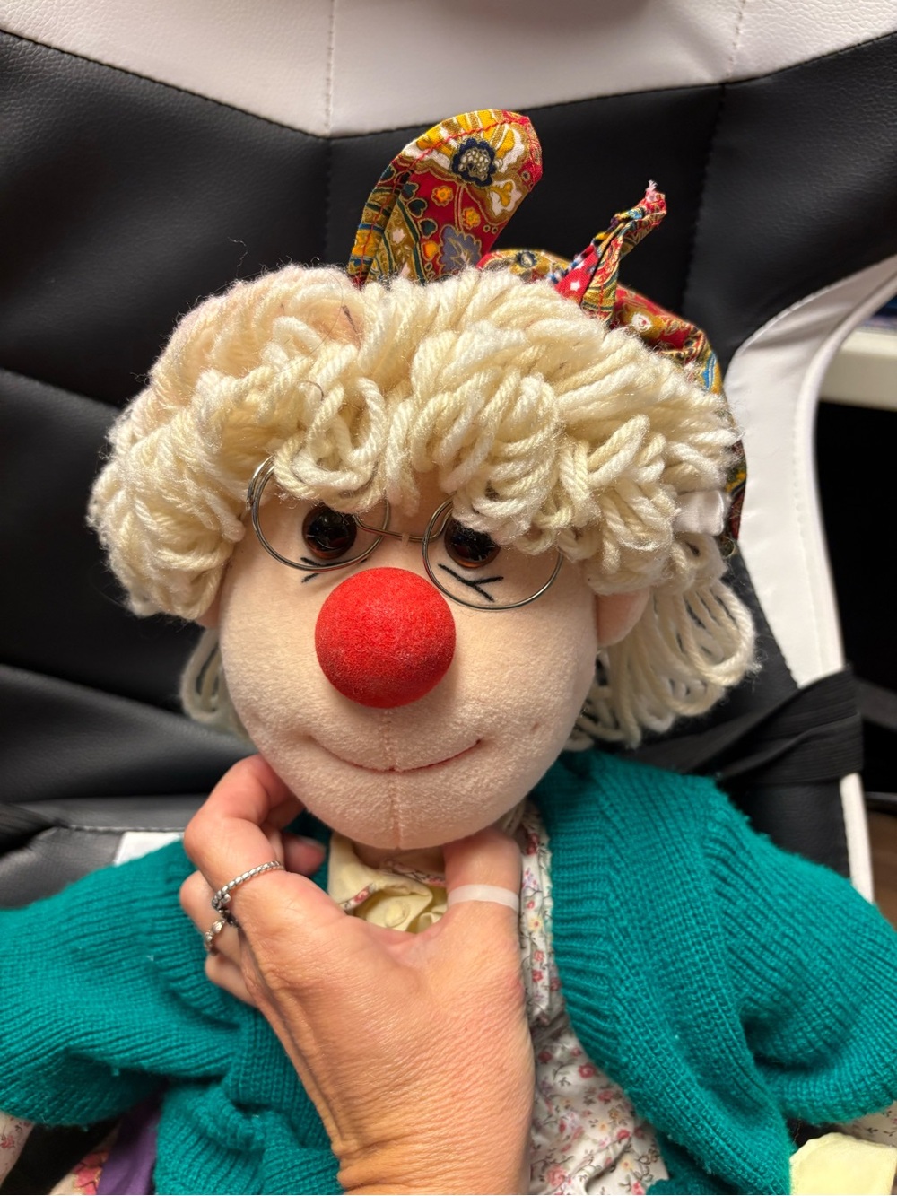 Vintage 1997 Big Comfy Couch Granny Garbanzo 22” Stuffed Plush Doll Commonwealth - Picture 3 of 5
